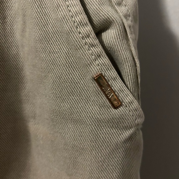 Zara Gray Barrel Jeans with Cinched Waist - Picture 2 of 4